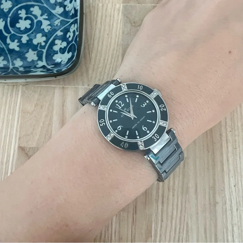 Anne Klein ladies blue mother of pearl dial ceramic dress watch NEW BATTERY